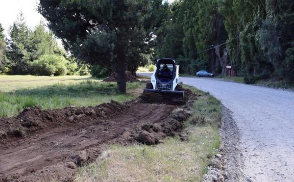 Comenz&oacute; la obra por vereda en el acceso a Villa Los Cohiues