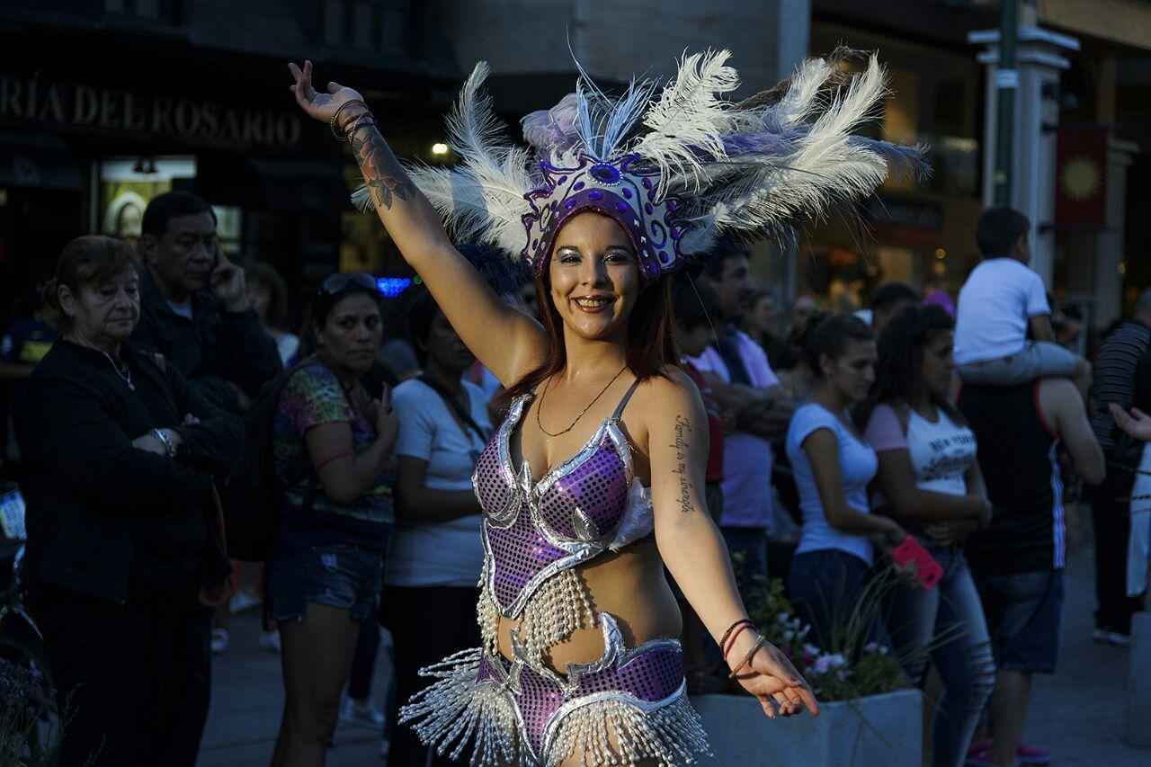 La alegr&iacute;a del carnaval contagi&oacute; a toda la ciudad