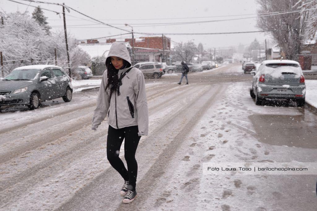 Recomiendan no utilizar el auto por la intensa nevada