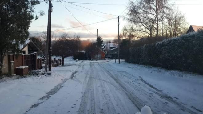 Piden transitar con extrema precauci&oacute;n ante la presencia de hielo en las calles