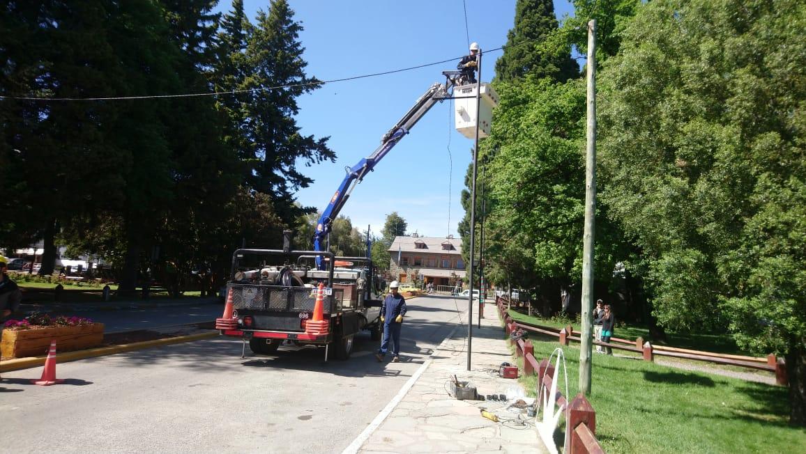 Con el endendido del &aacute;rbol gigante y la llegada de Pap&aacute; Noel comienza el s&aacute;bado 'Navidad en Bariloche'