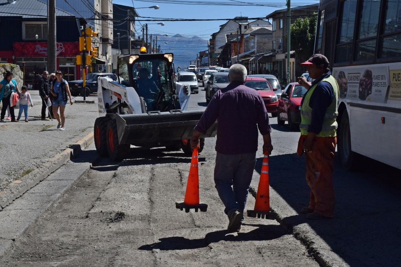 El bacheo contin&uacute;a por Onelli y 25 de Mayo