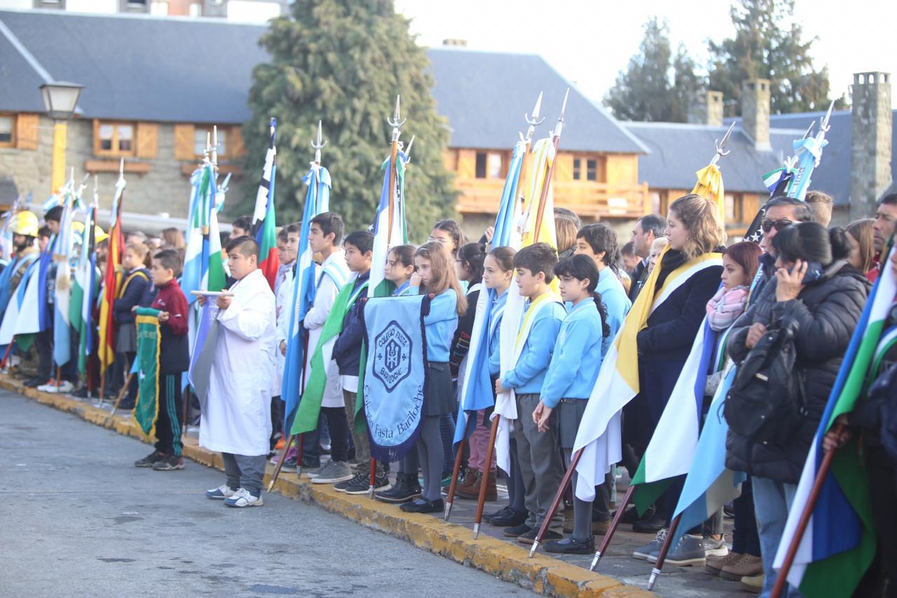 Se llev&oacute; a cabo el acto por un nuevo aniversario de la Revoluci&oacute;n de Mayo