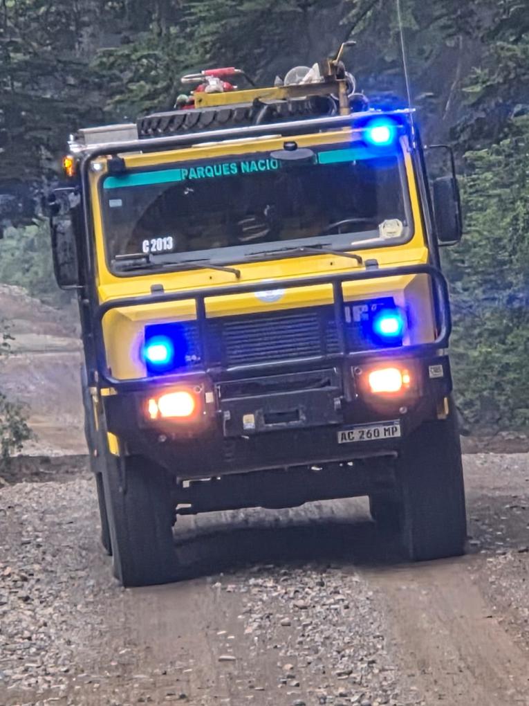  PARQUE NACIONAL LOS ALERCES COMBATEN EL AVANCE DEL FUEGO CON PRIORIDAD EN EL SECTOR ARRAYANES- PUNTA MATTOS