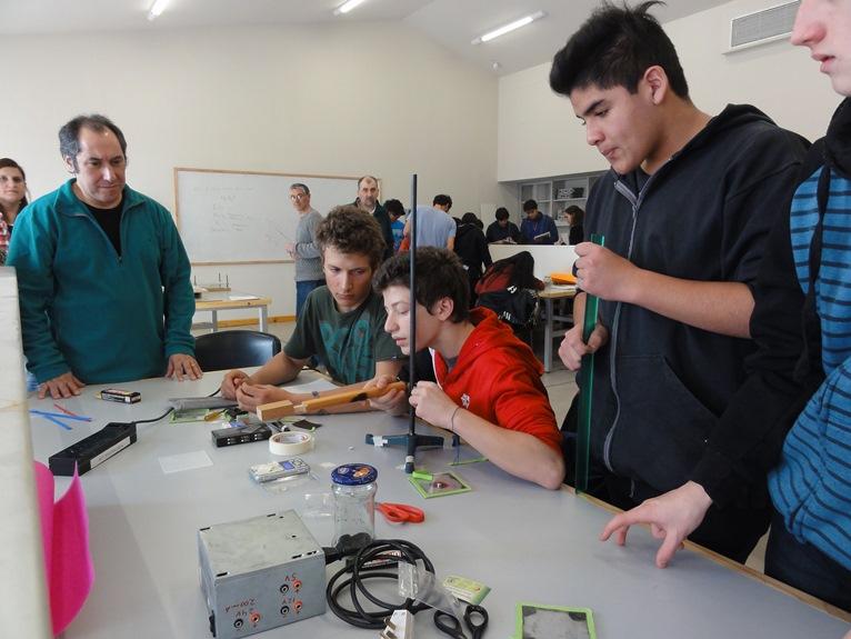   CONTIN&Uacute;A ABIERTA LA INSCRIPCI&Oacute;N PARA PARTICIPAR EN LOS TALLERES DE EXPERIMENTOS DIRIGIDOS A ADOLESCENTES 