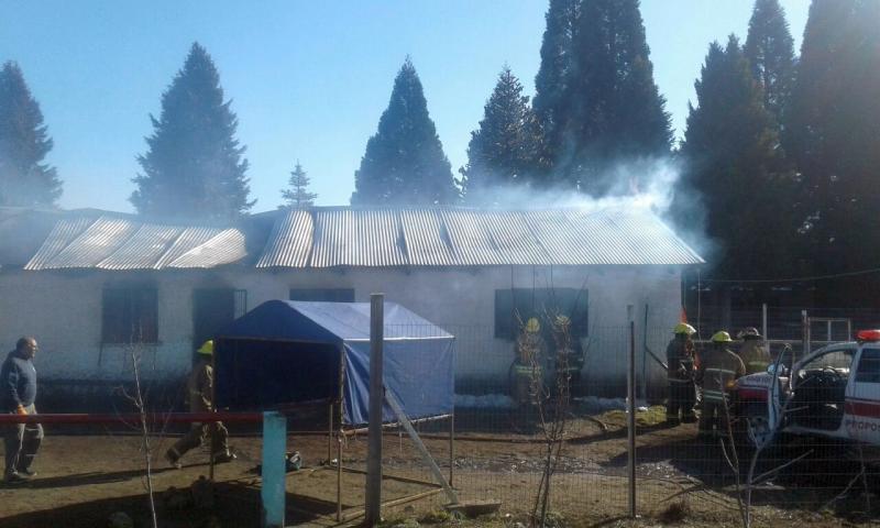 ANTE EL INCENDIO EN LA DELEGACI&Oacute;N LAGO MORENO, EL SOYEM BARILOCHE CONCURRI&Oacute; A PRESTAR SU COLABORACI&Oacute;N