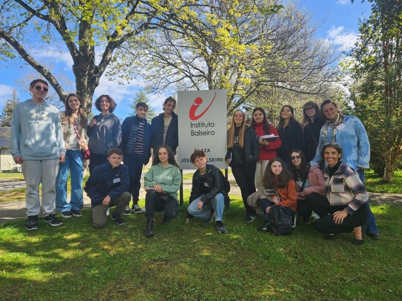 Catorce estudiantes de todo el pa&iacute;s recorrieron el Balseiro durante una semana