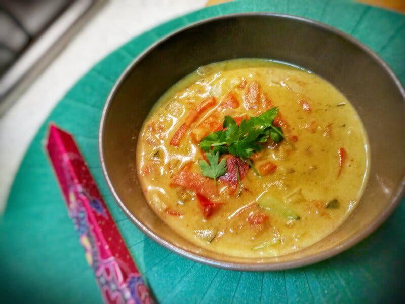 Curry Tailand&eacute;s de verduras con leche de coco
