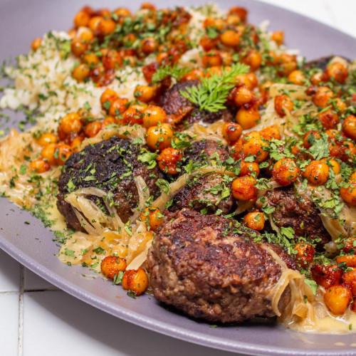  ALB&Oacute;NDIGAS SUECAS DE CARNE Y PUERRO CON ARROZ