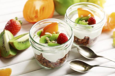 3. Frutas, yogur y cereales integrales