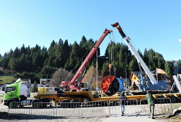 Contin&uacute;a el arribo de equipamiento nuevo para cerro Catedral