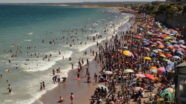 Las Grutas: un multitudinario inicio del a&ntilde;o a orillas del mar