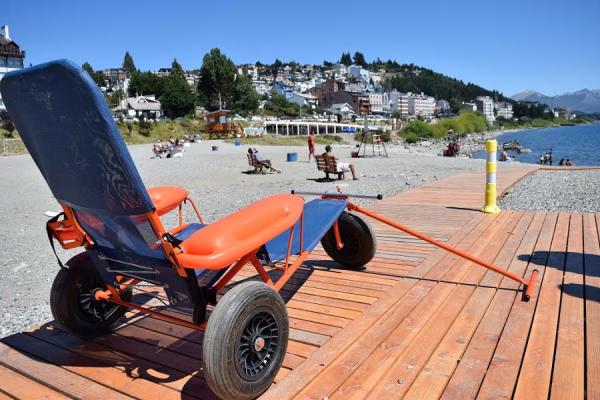 Bariloche cuenta con su primera playa accesible