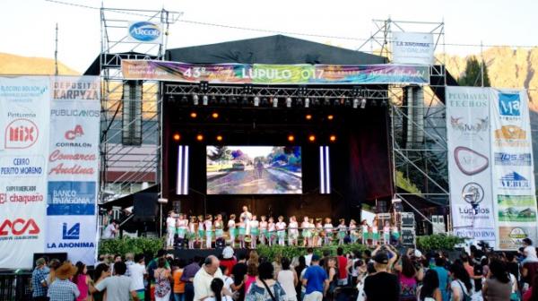 La Fiesta del L&uacute;pulo corri&oacute; el tel&oacute;n y convoc&oacute; a una multitud