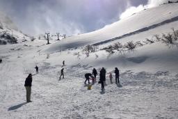 Nevada de primavera sorprende en cerro Catedral