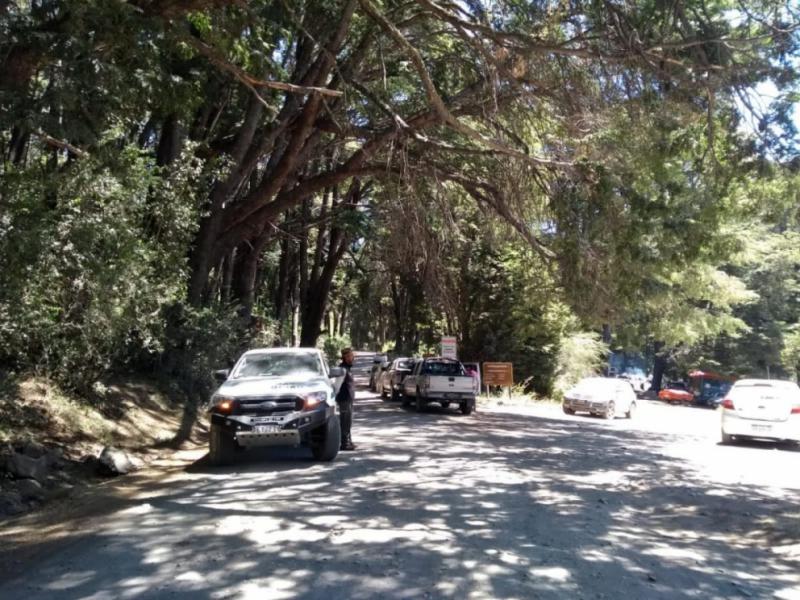 Realizan controles en los caminos a Tronador, Cascada los Alerces y Steffen