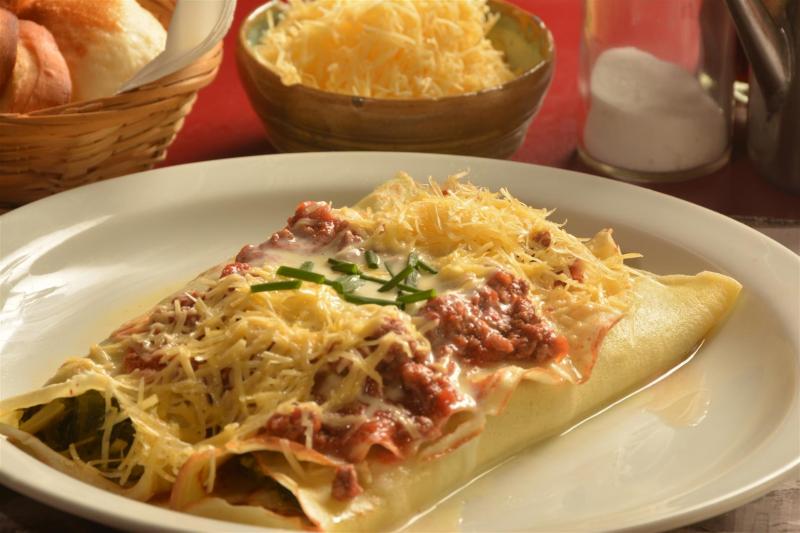 Hoy Canelones de verdura con salsa bolognesa