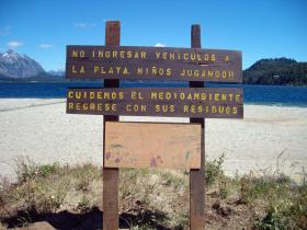 Carteles en Playa del Viento