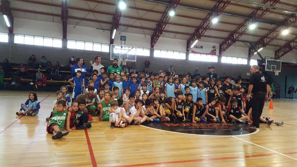 1&ordm;  Encuentro de Mini Basquet 