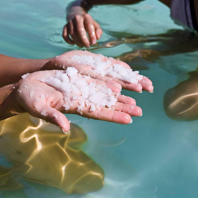 Agua y sal: todos los remedios en ba&ntilde;os, duchas, g&aacute;rgaras y vahos