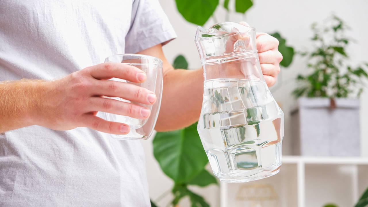Los 5 problemas de salud que pueden mejorar bebiendo m&aacute;s agua