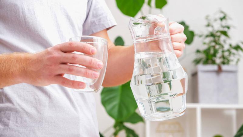 Los 5 problemas de salud que pueden mejorar bebiendo m&aacute;s agua