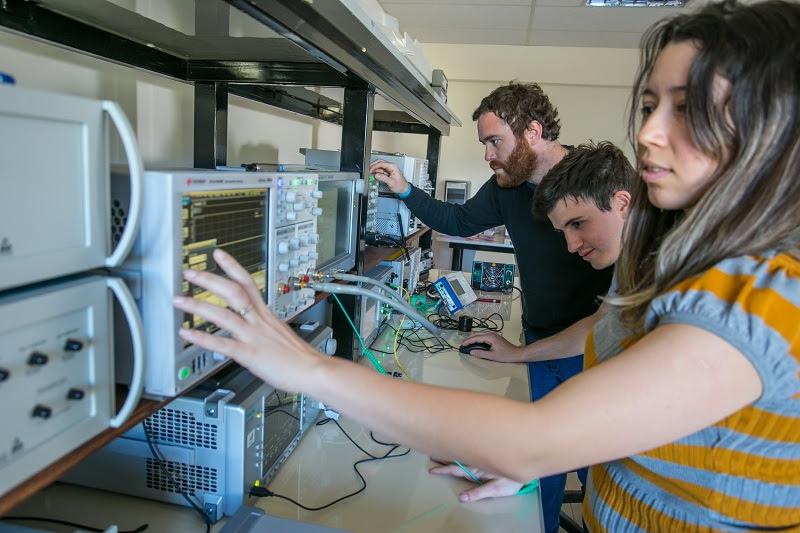 Quedan pocos d&iacute;as para postularse por las becas del Balseiro