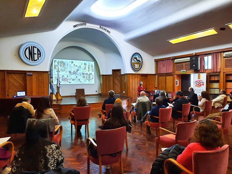 Pasi&oacute;n por la ense&ntilde;anza de la ciencia y la tecnolog&iacute;a: presentaron una investigaci&oacute;n sobre cursos para docentes