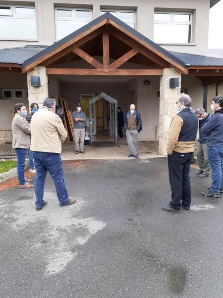  EN BARILOCHE SE FABRICAN CABINAS DESINFECTANTES PARA RETRAER EL AVANCE DEL COVID19