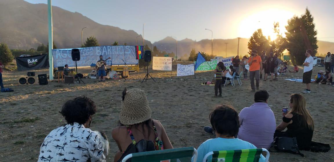 Reclamaron &#147;agua para los barrios, no para las mineras&#148; en el alto de Bariloche