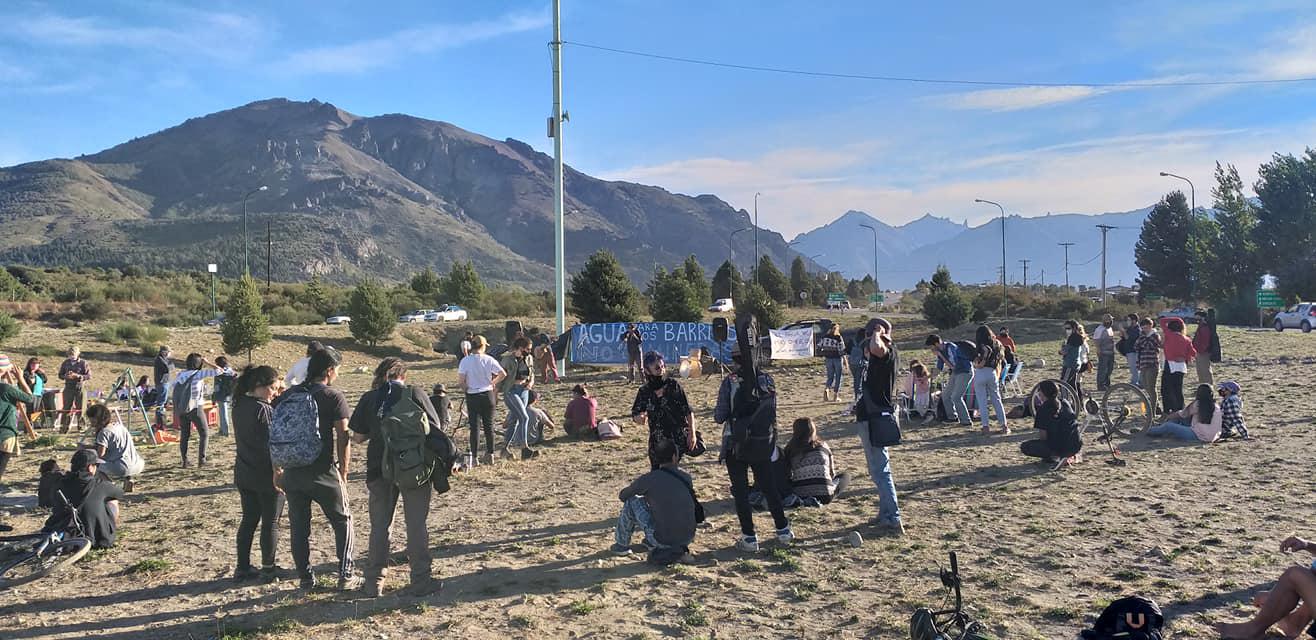 El alto de Bariloche le dijo no a la miner&iacute;a con un festival art&iacute;stico