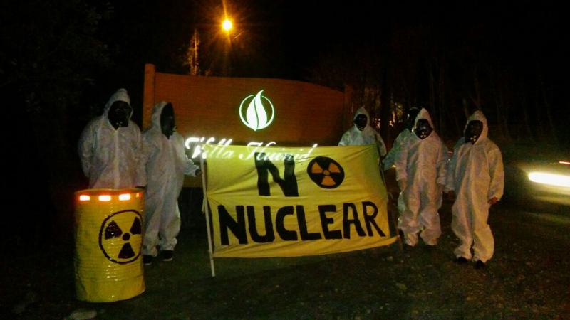 PROTESTARON CONTRA LA CENTRAL NUCLEAR DONDE SE REUN&Iacute;A EL CONSEJO FEDERAL DE MEDIO AMBIENTE