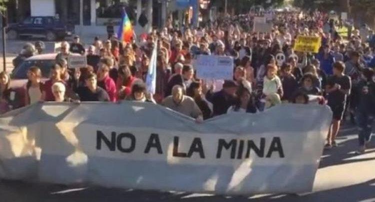 Repudio a la presencia de Macri en Bariloche y rechazo a la megaminer&iacute;a en la Patagonia.