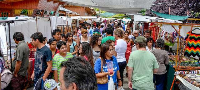 Feria Artesanos El Bolson Remises Nahuel Paseos y traslados 