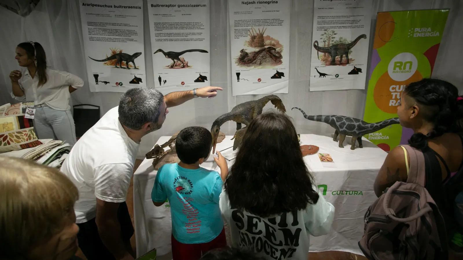 Los Dinos contin&uacute;an su recorrido rumbo a Choele Choel