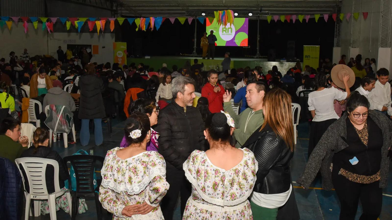 M&aacute;s de 700 personas viven los Encuentros Culturales en Valle Medio