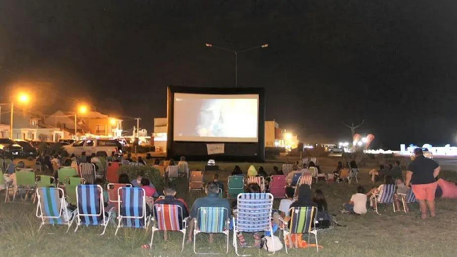 El Cinem&oacute;vil llega al Parque Ferreira de Viedma