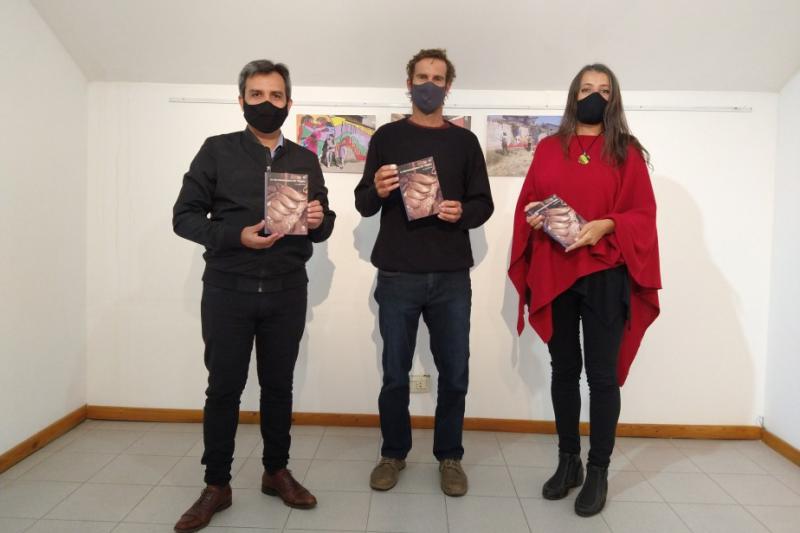 El Fondo Editorial Rionegrino hizo entrega de sus libros al autor barilochense Sergio Petriw