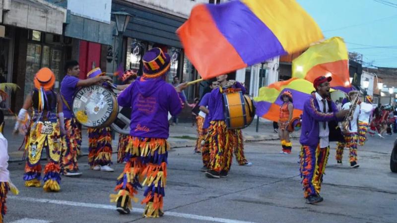 R&iacute;o Colorado se viste de color al ritmo del Carnaval