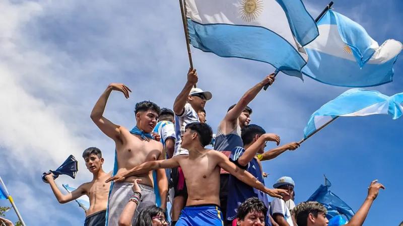 La Muestra Los festejos del Mundial llega a Ingeniero Huergo