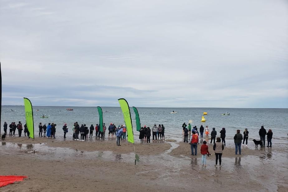 Deportistas de todo el pa&iacute;s se desafiaron en Las Grutas en una competencia de aguas fr&iacute;as