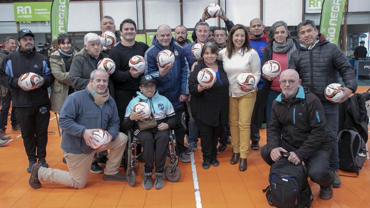 Carreras present&oacute; el programa M&aacute;s Deporte 2022 en Bariloche