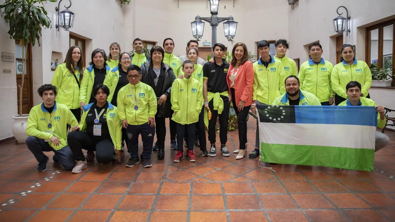 Carreras recibi&oacute; a deportistas que fueron ganadores en los Juegos de la Integraci&oacute;n Patag&oacute;nica 