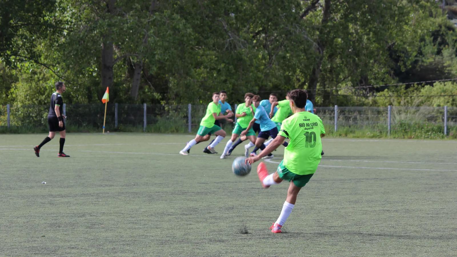 La Asociaci&oacute;n del F&uacute;tbol Argentino llega a R&iacute;o Negro