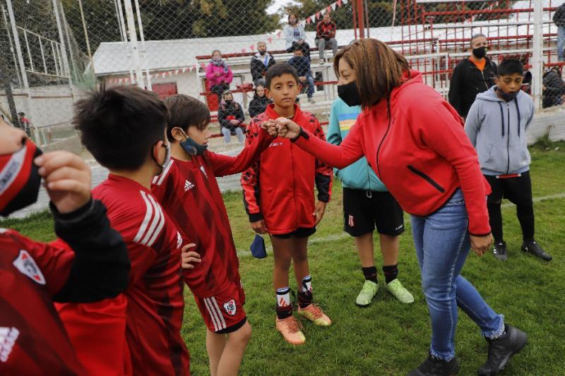 La Gobernadora presidi&oacute; la apertura de la Bariloche CUP, con un homenaje a h&eacute;roes de Malvinas