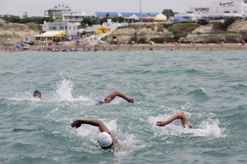 La competencia de aguas abiertas vuelve a lanzarse al mar rionegrino