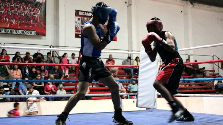 R&iacute;o Negro impulsa una cl&iacute;nica de boxeo en Viedma de la mano de un ex campe&oacute;n sudamericano 