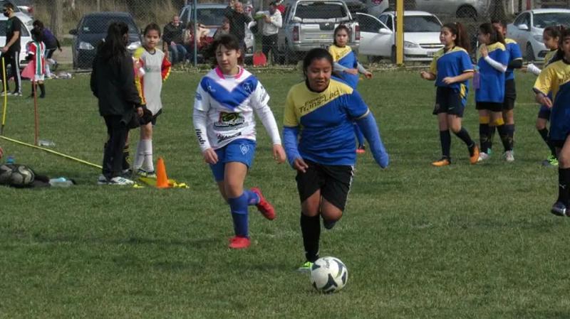 R&iacute;o Negro celebra el D&iacute;a de la Futbolista con encuentros recreativos en el Valle y la Costa 