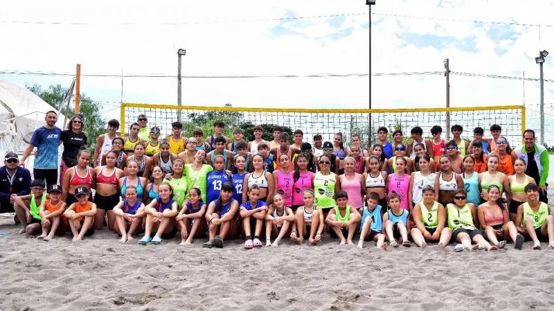 Valle Medio disfrut&oacute; del mejor beach v&oacute;ley, de la mano del Tour Rionegrino