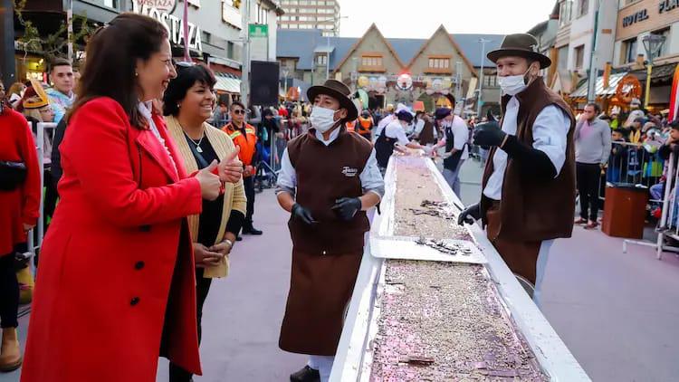 R&iacute;o Negro volvi&oacute; a marcar el r&eacute;cord de la barra de chocolate m&aacute;s larga del mundo